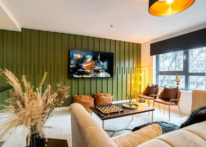 The Arran Suite - Your Stylish Scottish Getaway!